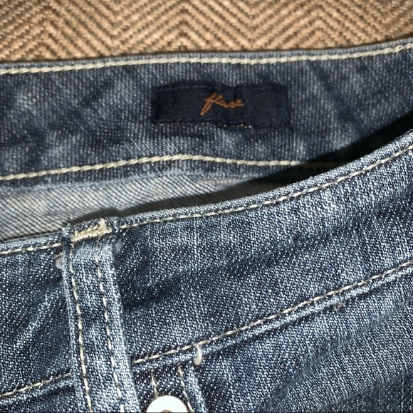 EUC Seven7 Flare Jeans Size 4. - Picture 8 of 9